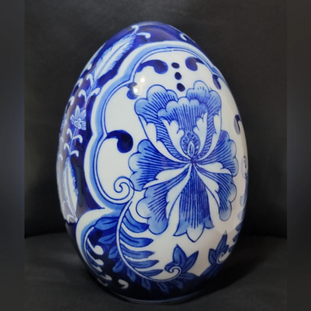 Cobalt Blue & White Chinoiserie Large 3D Egg Shape Ceramic Pottery ~ 8 inches H - Picture 6 of 17